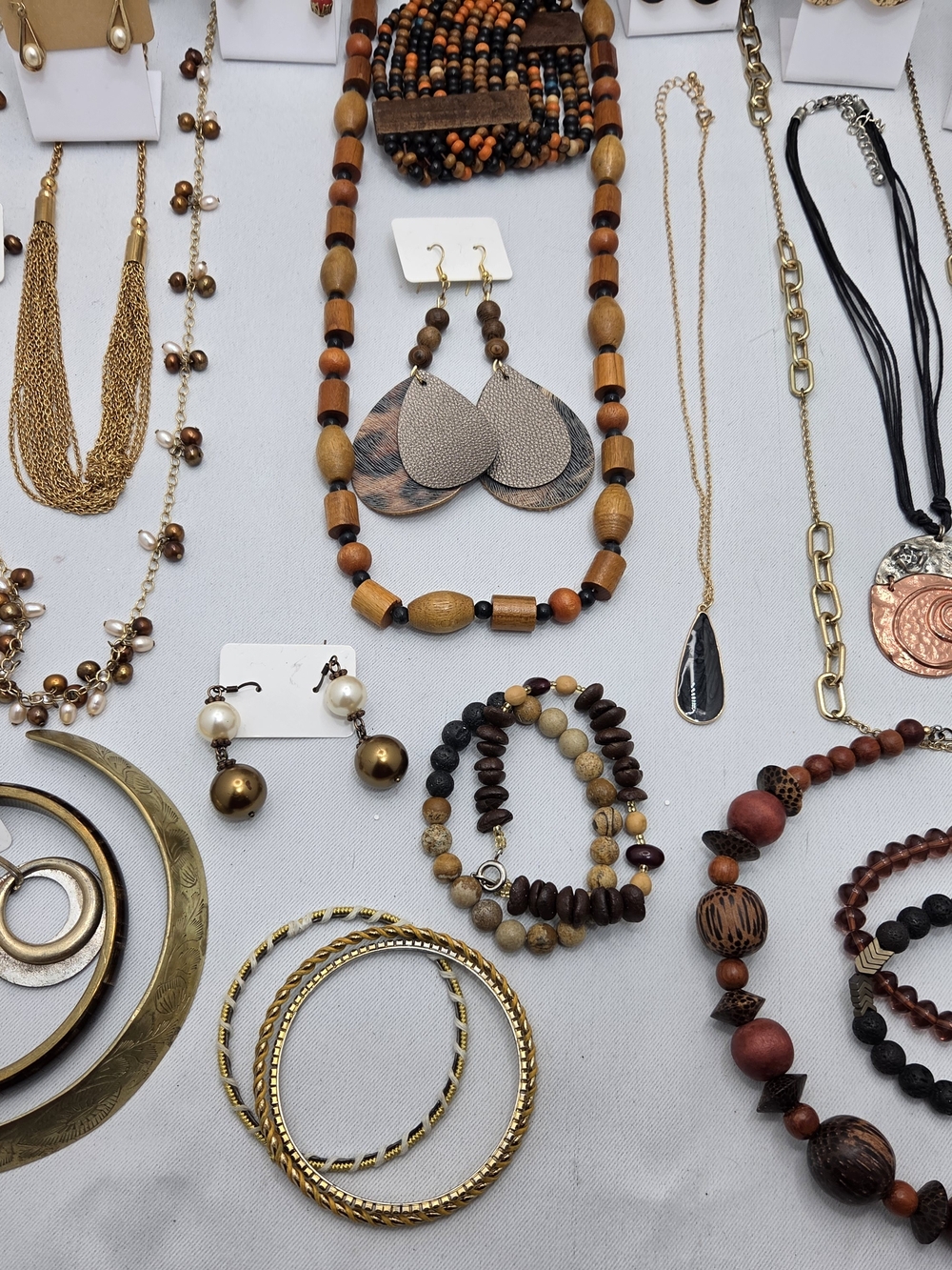 HUGE! 38pc Vintage To Now Jewelry Lot CHICO'S KENNETH LANE NRQ Necklace Earrings - Picture 4 of 16